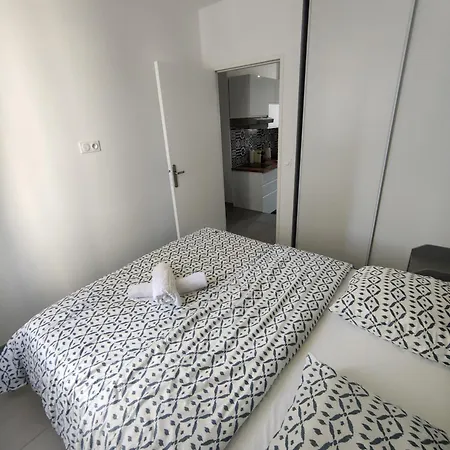 Apartment Le Pressense 2 Venissieux