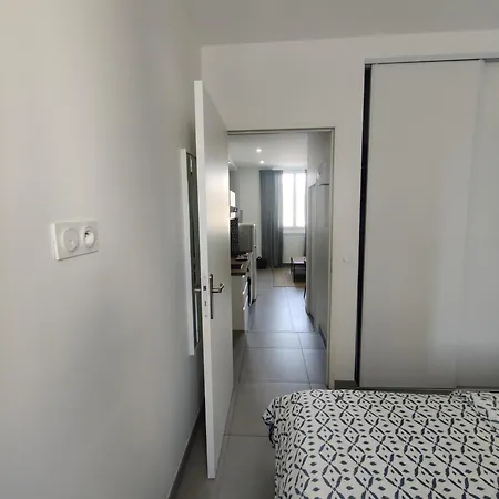 Le Pressense 2 Apartment Venissieux